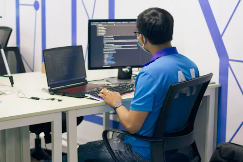 Pahami Perbedaan IT Infrastructure vs IT Support
