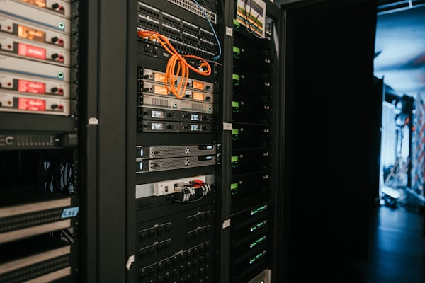 server untuk 100 user